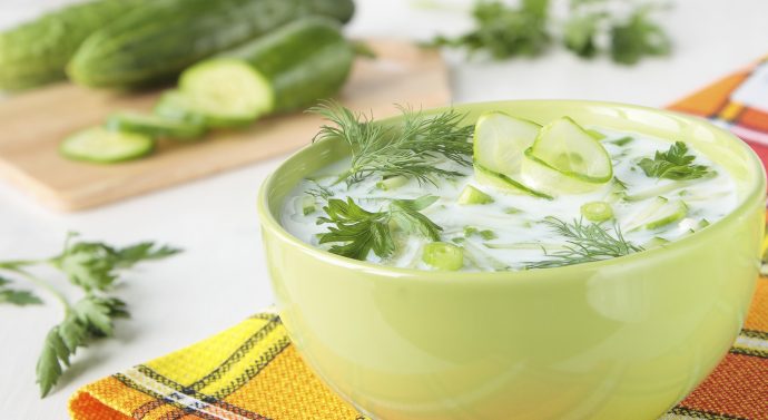 Sopa fría de pepino y aguacate – receta saludable